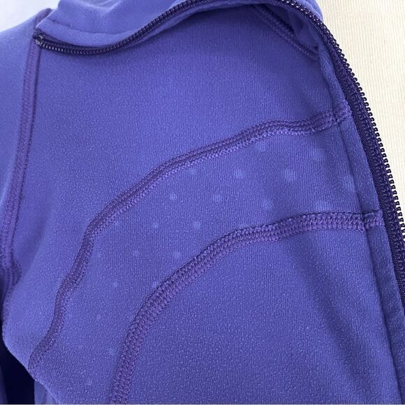 LULULEMON IN STRIDE JACKET - BRUISED BERRY/FADED DOT - Picture 12 of 16